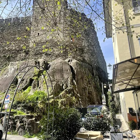 Castello Camelia & Oleandro - View Of