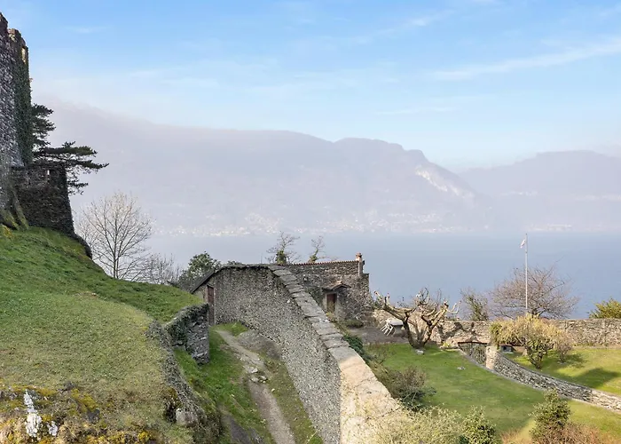 Castello Camelia View Of Apartmán Dervio